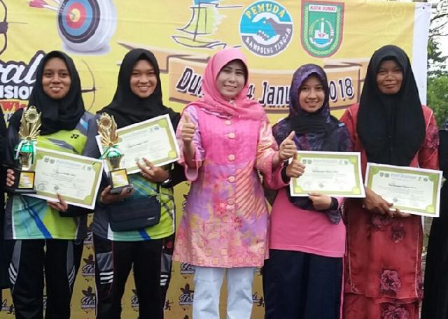 Dua Mahasiswi Unilak Sabet Juara di Kejuaraan Panahan Tradisional