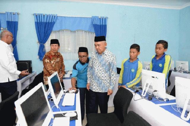 Wujudkan Kemajuan Pendidikan, Gubri Resmikan SMA 5 Rantau Sakti Rohul