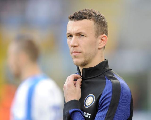 Barcelona Saingi MU Kejar Perisic dari Inter Milan