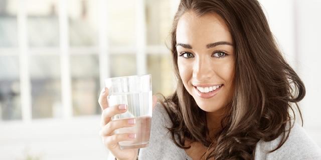 7 Manfaat Minum Air Hangat di Pagi Hari