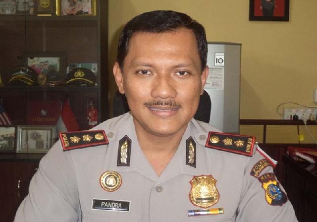 Polres Kesulitan Padamkan Api