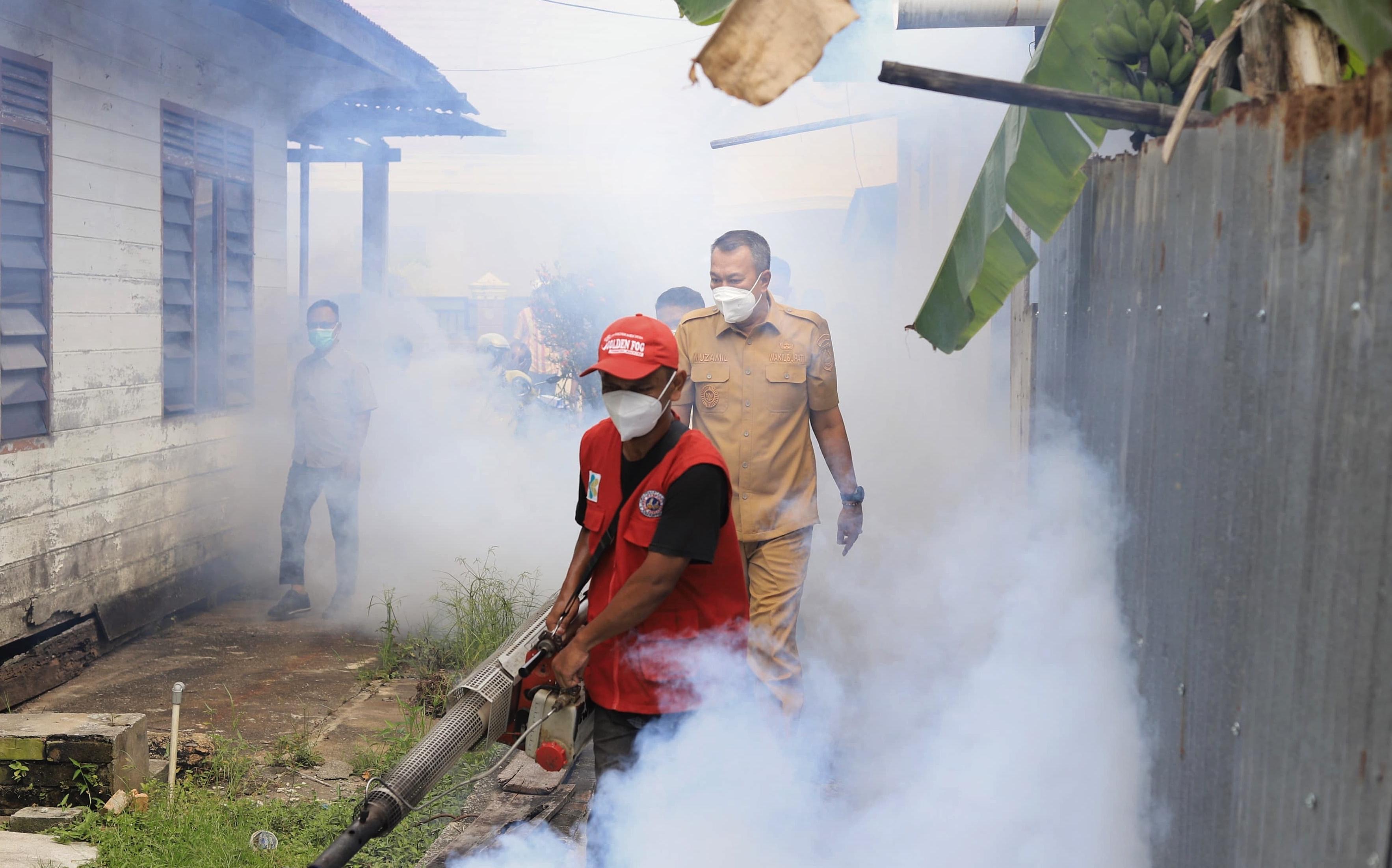 46 Kasus DBD di Meranti, Wabup Muzamil Turun Langsung Lakukan Fogging