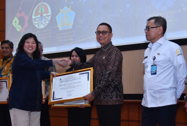 Setjen DPR Raih 2 Penghargaan KPPN Award 2023