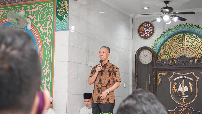Masjid Al Munawwarah UIR Terima Bantuan Rp100 Juta dari Bank
