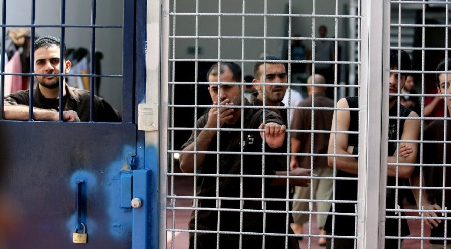 40 Warga Palestina Mogok Makan di Tahanan Israel Hari Ini