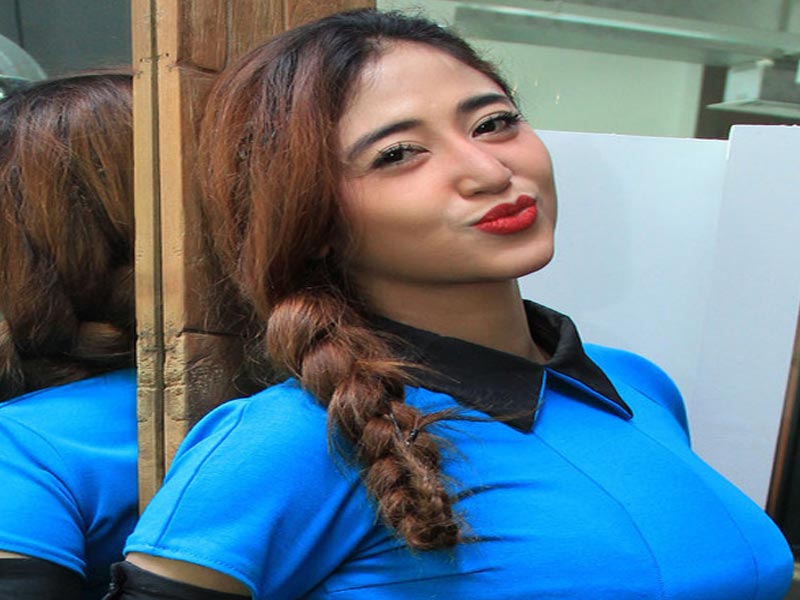 Depe Ingin Berpakaian Tertutup