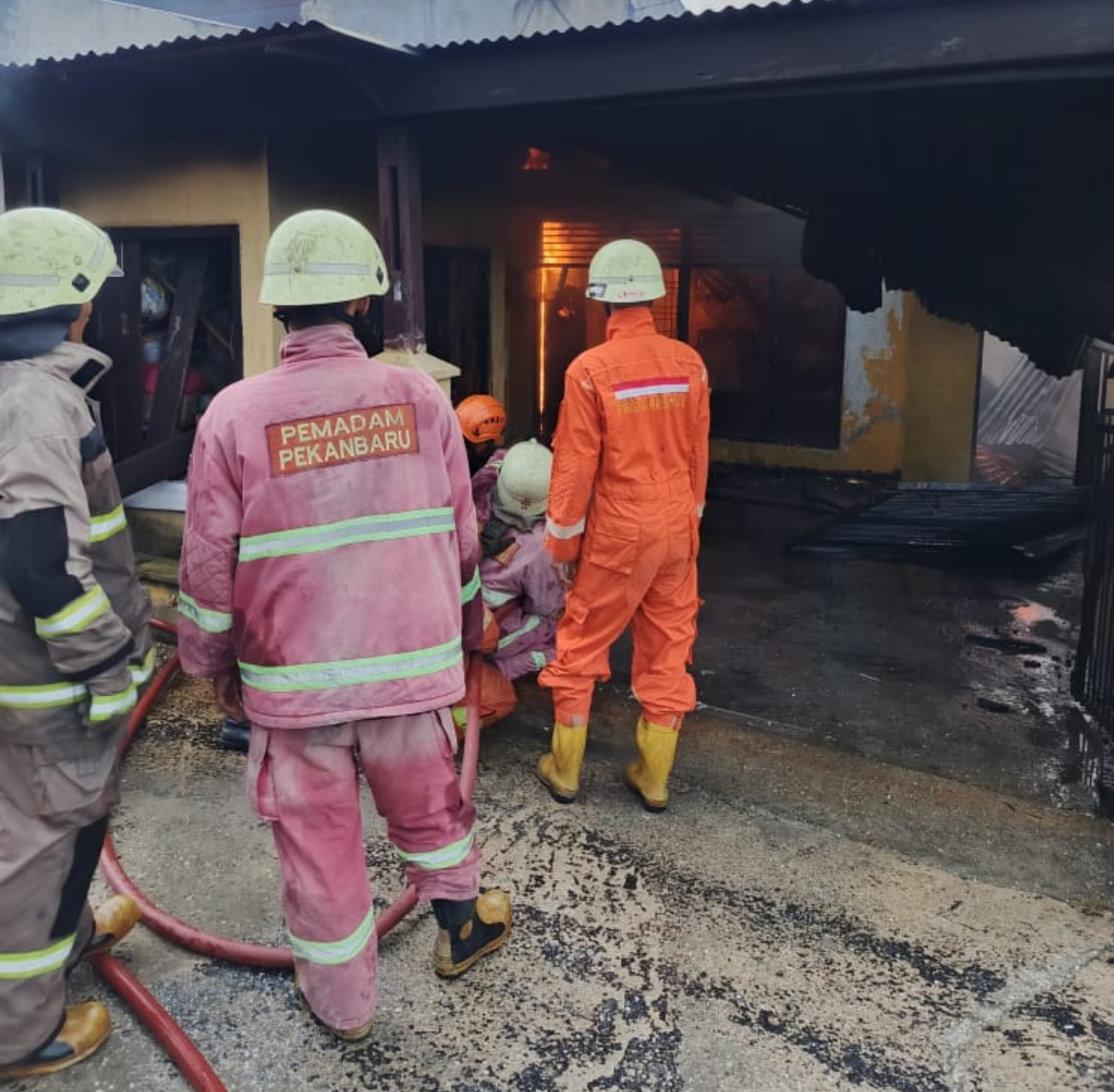 Empat Rumah Hangus Terbakar: Satu Orang Luka Ringan