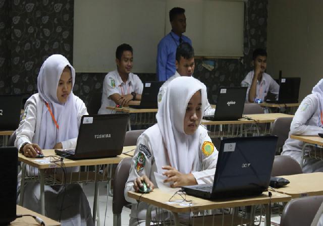 Tersangka Narkoba Ujian di Kantor Polisi