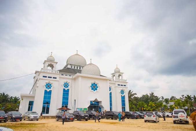 Masjid Darussalam Desa Seresam, Dibangun 10 Tahun Lewat Sedekah 1000 Sehari Masyarakat Desa