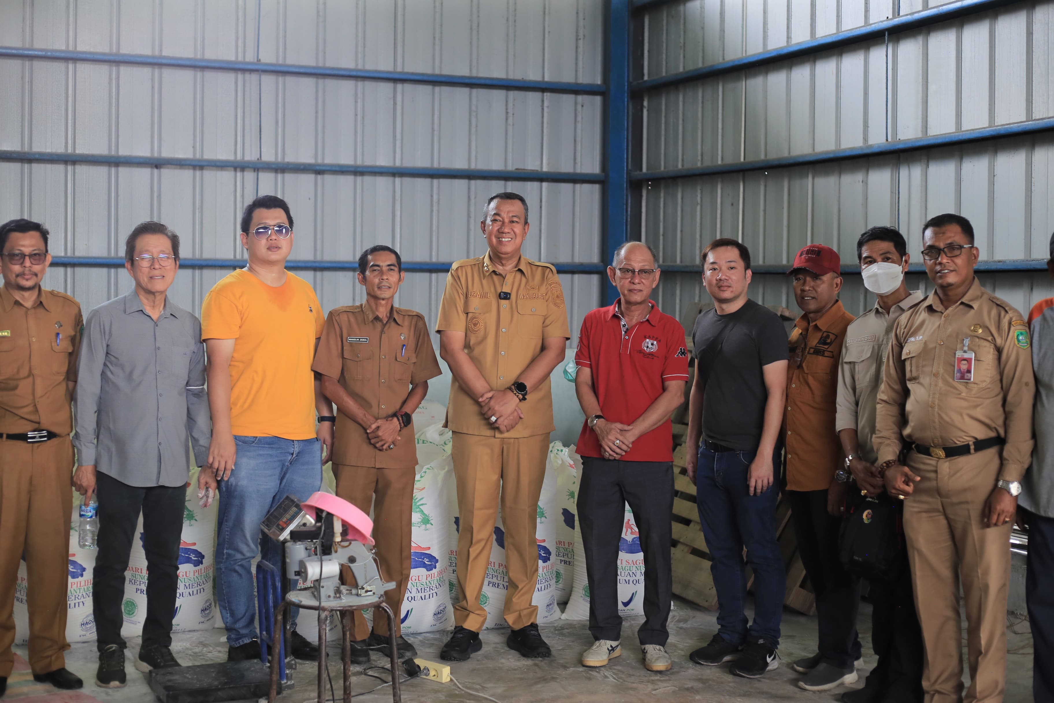 Pemkab Meranti Ajak Investor Tinjau Industri Sagu di Desa Tohor