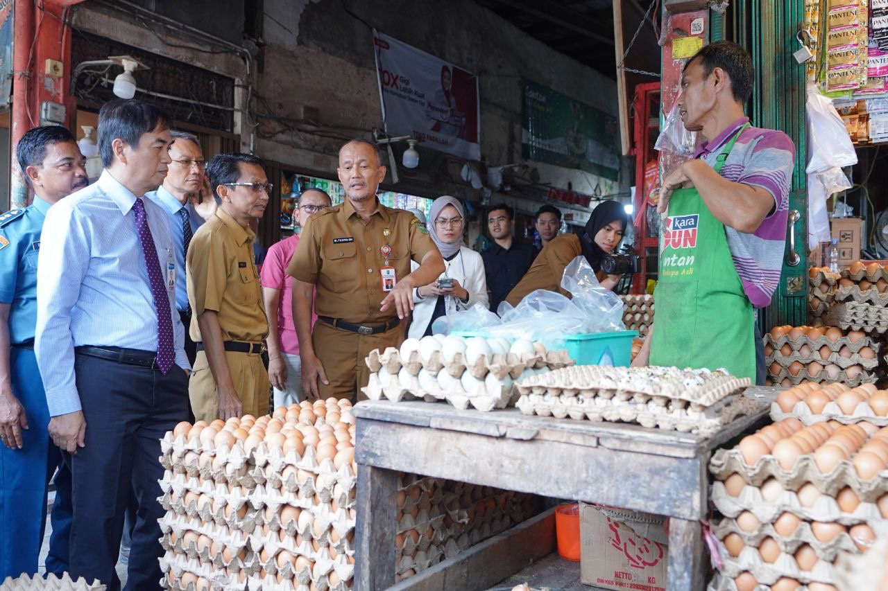 Harga di Pasar Normal, Pemprov Jamin Stok Bahan Pokok di Riau Aman