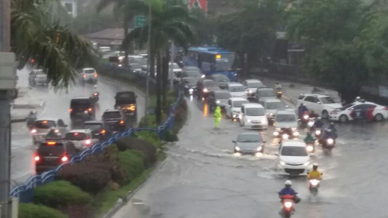 Kebakaran dan Banjir di Pekanbaru? Hubungi Nomor Ini!