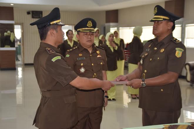 Dua Pejabat Baru Kejari Pekanbaru Diminta Tingkatkan Prestasi dan Kinerja