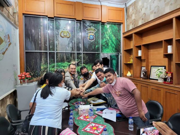 Bertahun-tahun Konflik, Polres Pelalawan Damaikan Dua Tokoh Agama