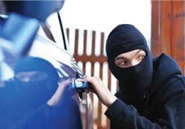 Mobil Dibawa Kabur Maling