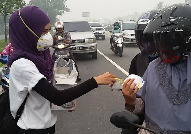 Komunitas Studentsvaganza Bagikan Masker