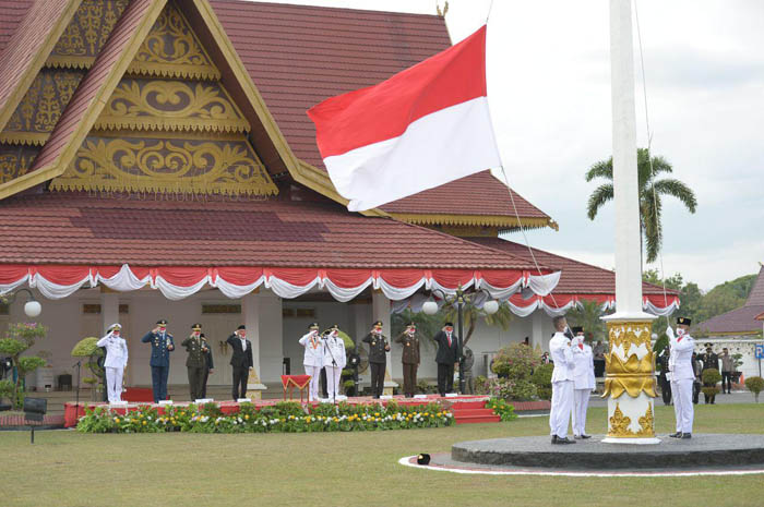 Upacara HUT Kemerdekaan RI di Halaman Gubernuran Riau Berlangsung Khidmat dan Sederhana