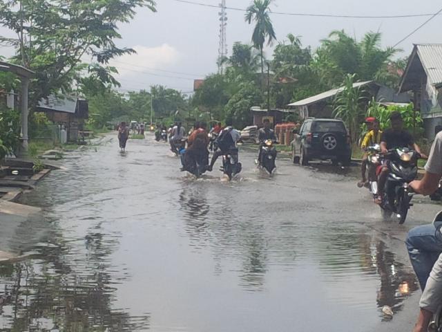 Banjir Rendam Sejumlah Jalan