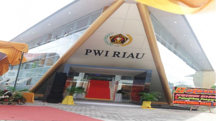 PWI Riau Terima Calon Anggota Baru, 10 Lulusan Terbaik Dapat Reward Gratis Biaya UKW