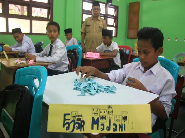 SMP Madani Terancam Mangkrak