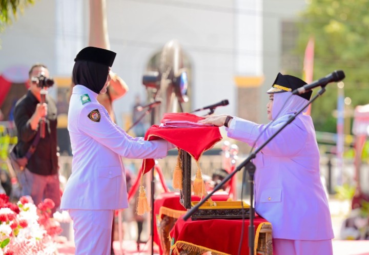 Bupati Kasmarni Pimpin Upacara Detik-detik Proklamasi Kemerdekaan ke-80 RI