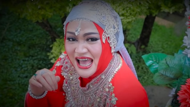 Berlian Mendiang Lina Ibunda Rizky Febian Senilai Rp 2 Miliar Digelapkan Orang