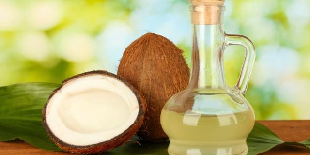 Merawat Kesehatan Gigi Dengan Minyak Kelapa