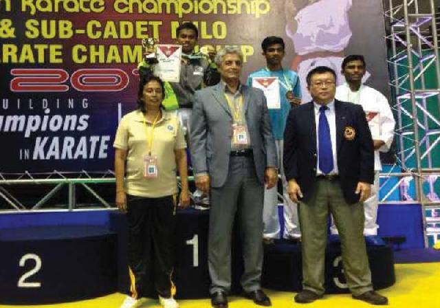 Karateka PPLP Riau Raih Emas di Malaysia