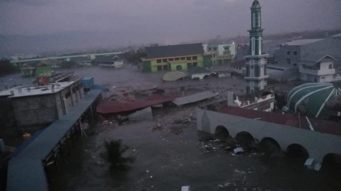 Saksi Mata: Seribuan Warga Sedang di Pantai Saat Tsunami Terjang Palu