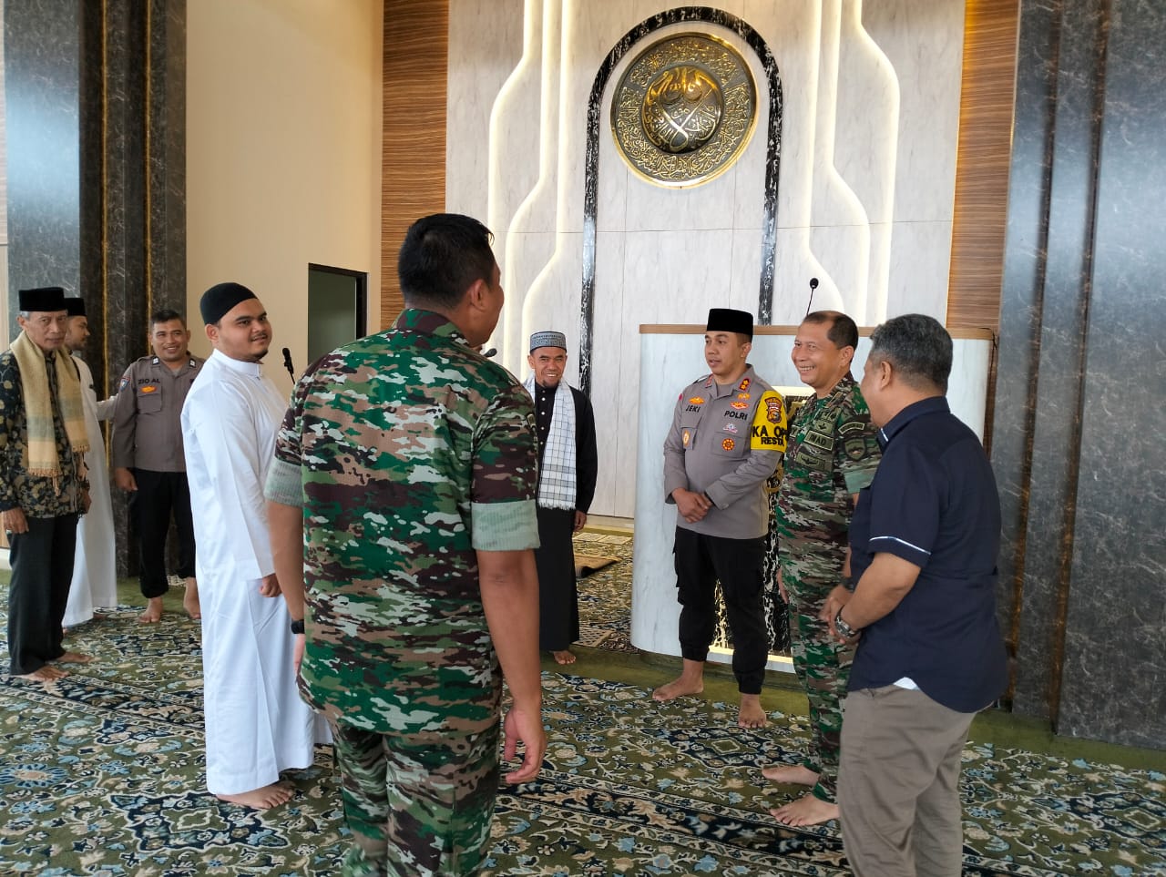 Dialog Usai Salat Jumat, AKBP Jeki Ajak Masyarakat Minimalisir Isu Provokatif