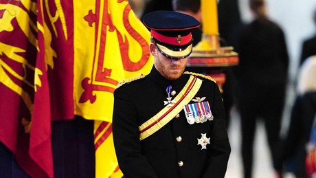 Bukan dari Istana, Pangeran Harry Tahu Kematian Ratu Elizabeth Lewat Berita Online