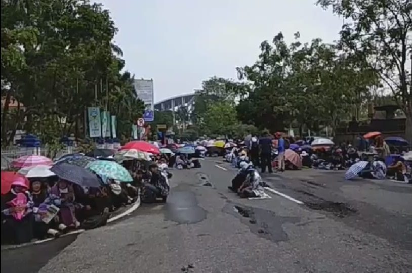 Guru Sertifikasi Demo Lagi di Kantor Walikota Pekanbaru