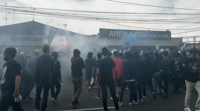 107 Pendemo di Kantor Arema FC Diamankan