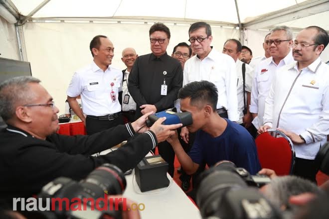 Mendagri, Menkumham dan Ketua KPU Hadiri Perekaman KTP-el Serentak di Lapas Seluruh Indonesia