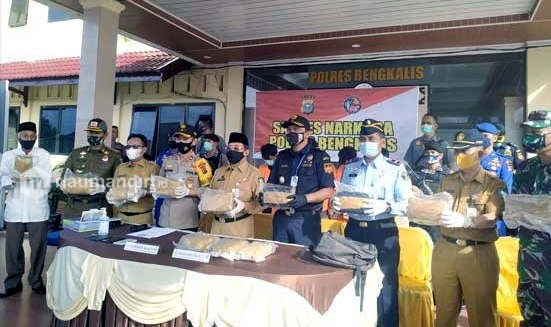 5 Pemuda Asal Pekanbaru Ditangkap Polres Bengkalis Saat Bawa 14 Kg Ganja