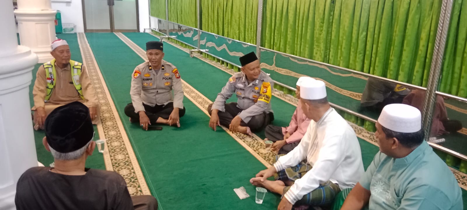 Dialog Usai Salat Subuh, Polsek Tampan Ingatkan Warga untuk Tidak Terprovokasi Isu