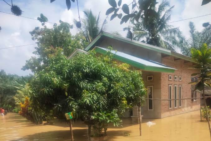 BPBD Riau Salurkan Bantuan Makanan ke Daerah Terdampak Banjir