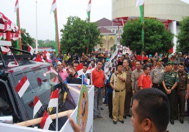 Tiga Paslon Bupati lakukan Pawai Kiram