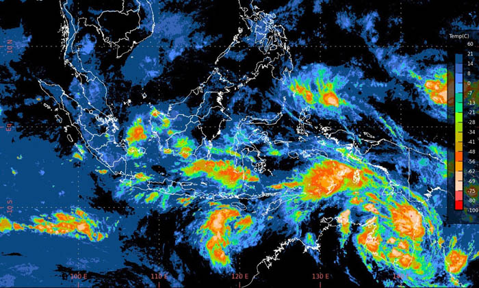 Info Cuaca Hari Ini: Waspadai Petir dan Angin Kencang Malam Nanti di Riau