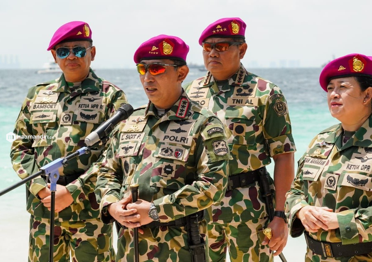 Ketua DPR hingga Kapolri Diangkat Jadi Warga Kehormatan Korps Marinir