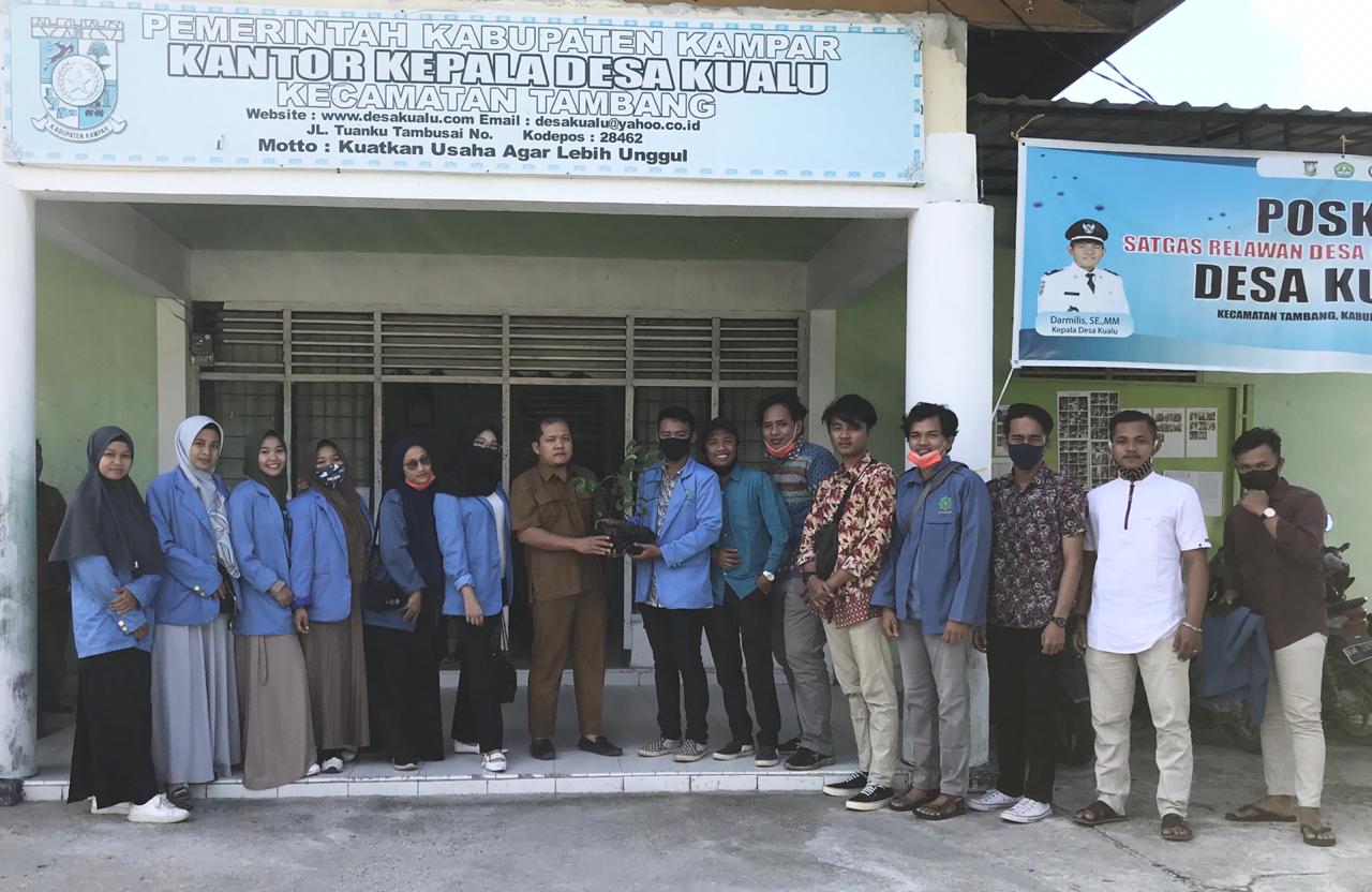 Mahasiswa KKN UIN Riau Tanam Pohon di Desa Kualu Kampar