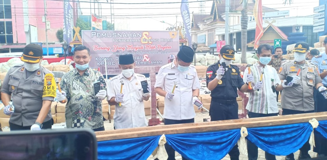 Bupati Inhil Apresiasi Pemusnahan dan Penyerahan Barang Hibah oleh Bea Cukai Tembilahan