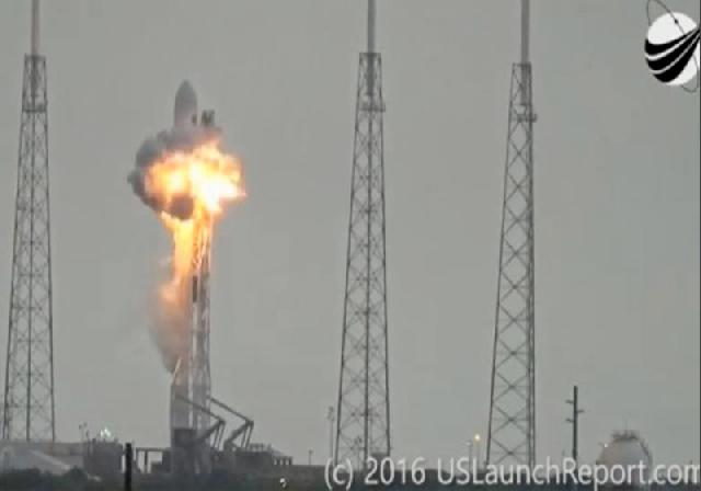 Ledakan Roket Falcon 9
