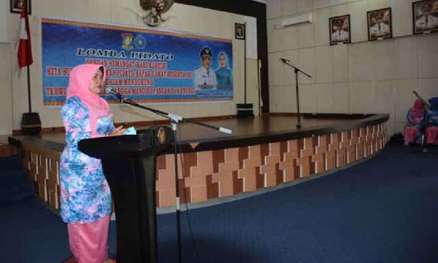 21 Camat dan Istri Ikuti Lomba Pidato