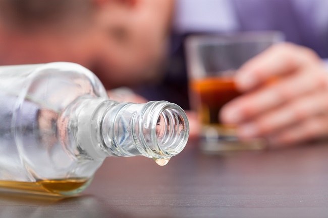 Bahaya, Minum Alkohol Bikin Volume Otak Menyusut