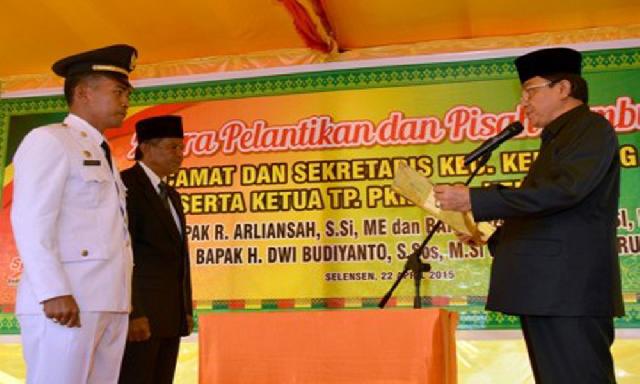 Bupati Lantik Camat  dan Sekcam Kemuning