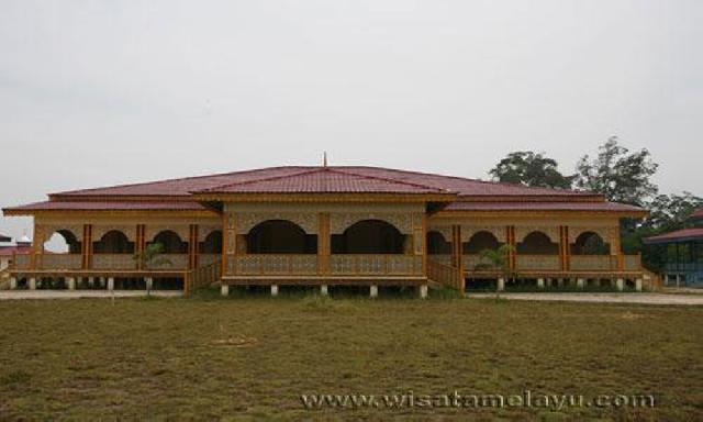 Besok, Bupati Resmikan Pembangunan Replika Istana Sayap