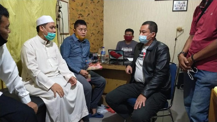 Ini Kisah Pertemuan Imam Masjid Al-Falah Pekanbaru dengan Pelaku Penusukan Dirinya