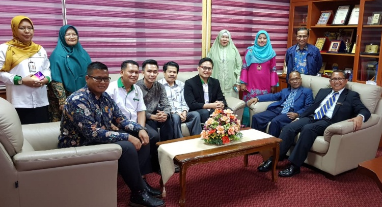 9 Dosen dan 2 Staf UIR Visiting Profesor and Fellow di UiTM Malaysia