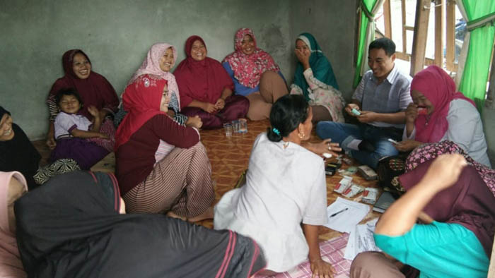 54 Kepala Keluarga di Desa Beringin Lestari Tapung Hilir Terima Bansos PKH